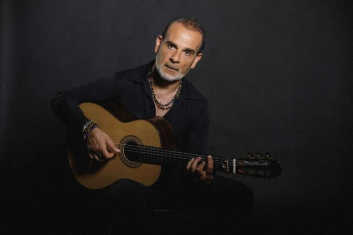 Portrait du guitariste flamenco Juan Carmona