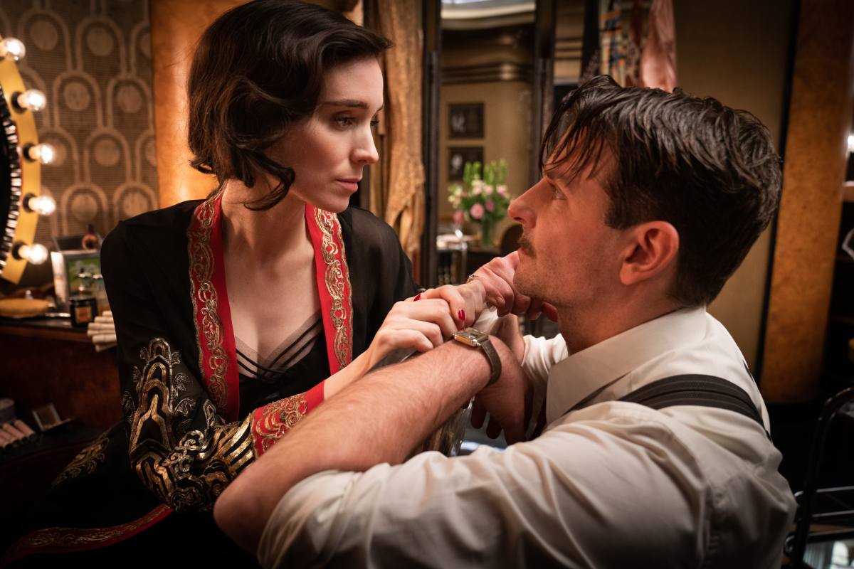 Photo de Bradley Cooper et Rooney Mara dans Nightmare Alley