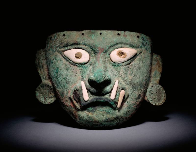 Masque funéraire représentant le visage d’Ai Apaec  Culture Mochica