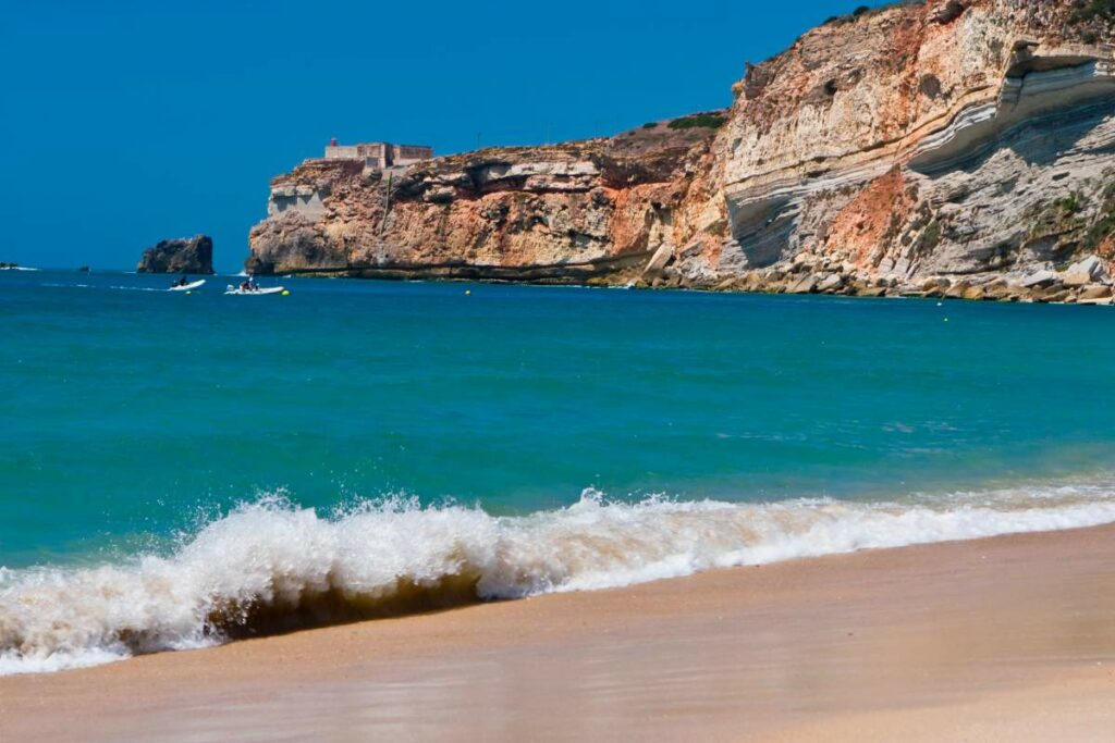 La station balnéaire de Nazaré au Portugal