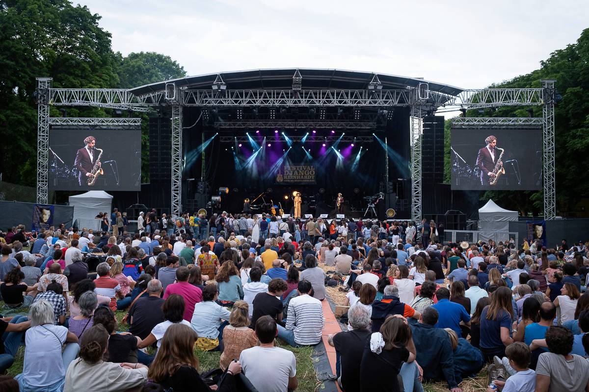 scène du festival django reinhardt à Fontainebleau