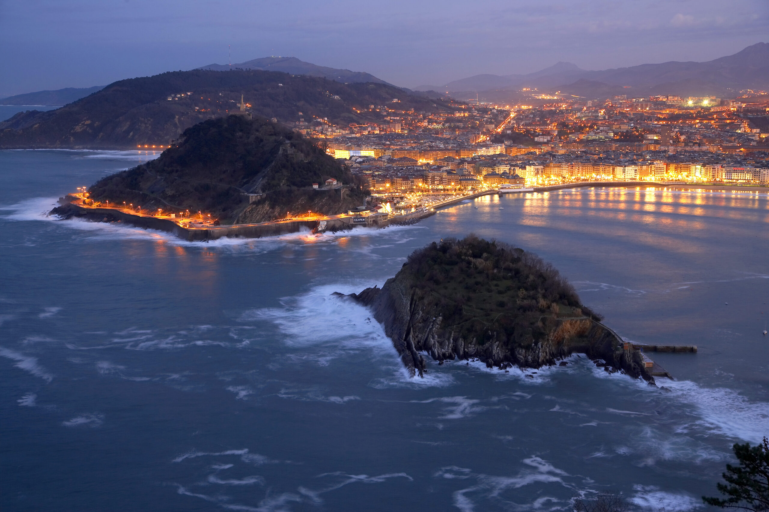 Les plages de San Sebastian de nuit