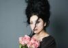 Portrait de la chanteuse Mon Laferte